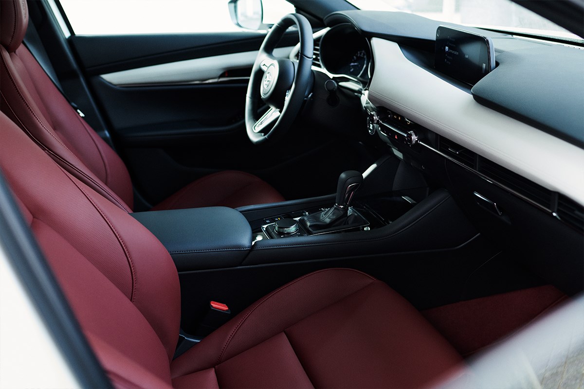 Mazda3 Sport phien ban ky niem 100 nam thanh lap thuong hieu
